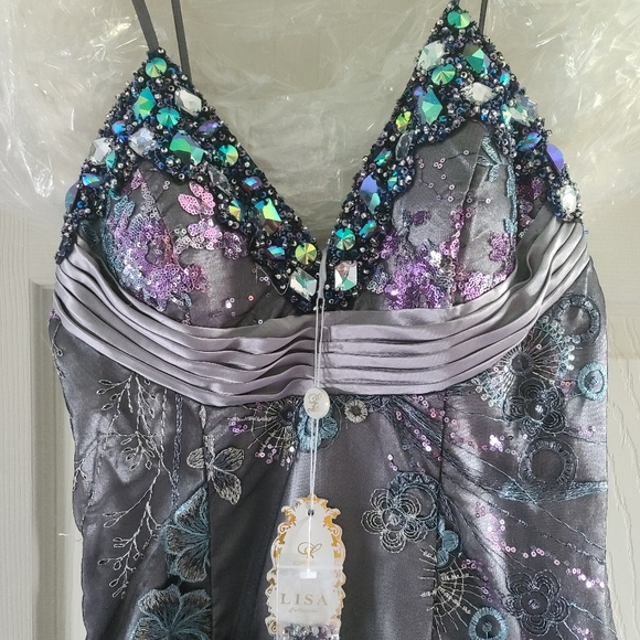 Formal dress size 12 (more like a 10) Boutique Item - Picture 3 of 9